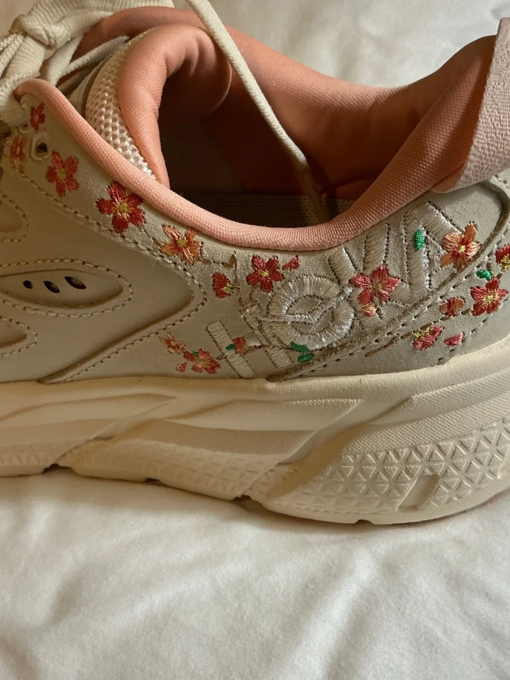 Hoka ladies running shoes
